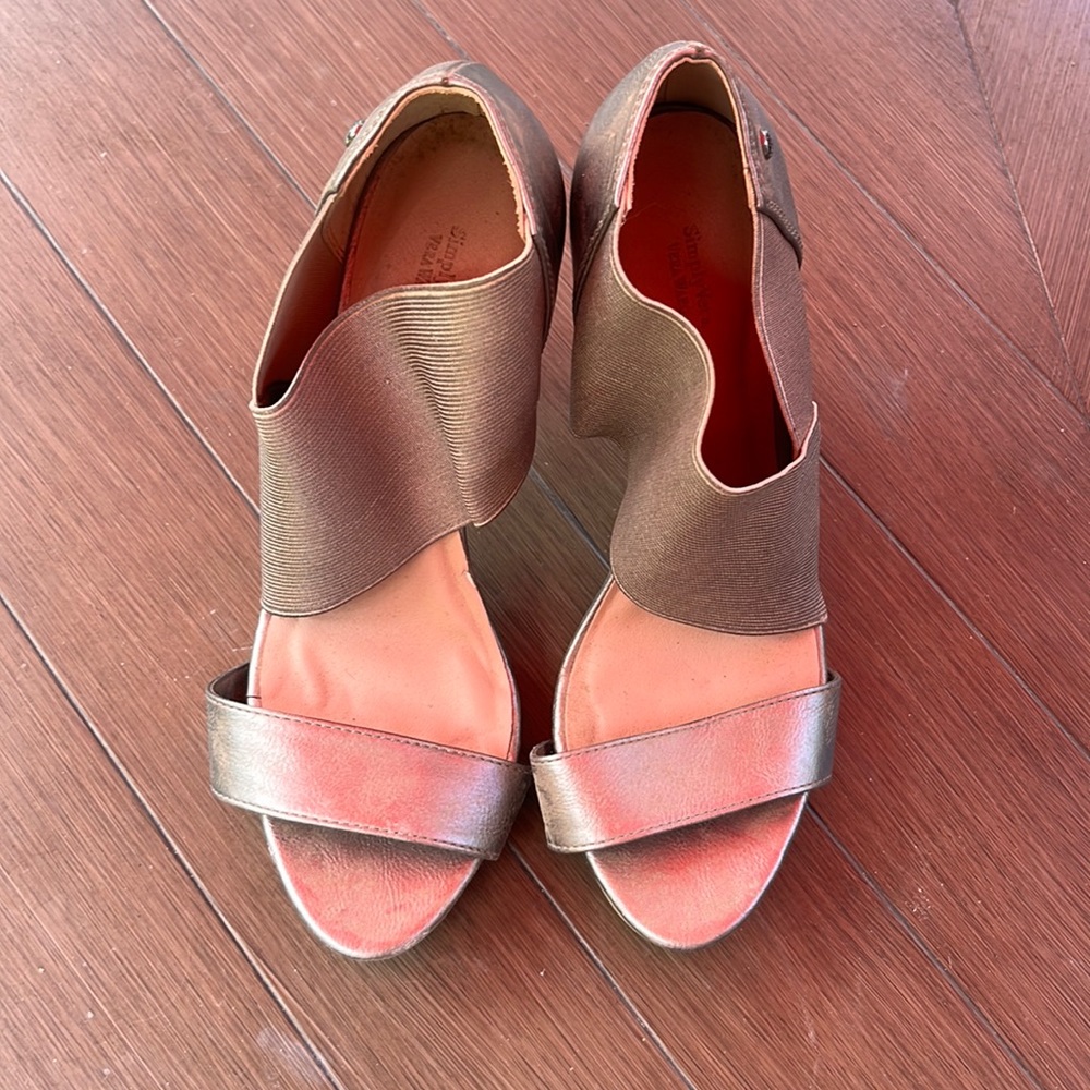 Simple Vera Wang High Heel